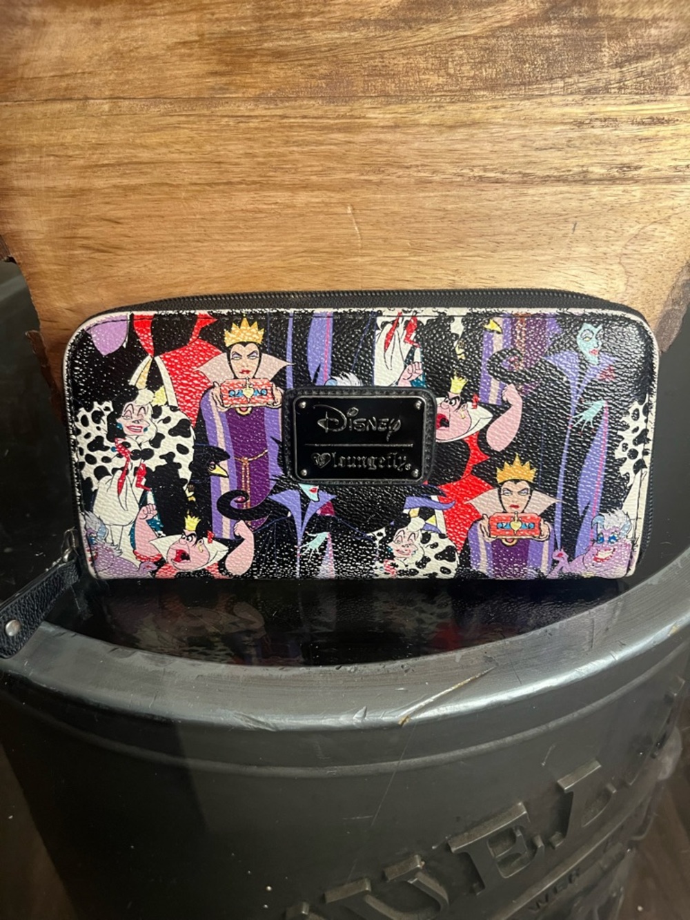 Disney Loungefly Villains Zip Wallet - Black & Purple - Picture 3 of 5